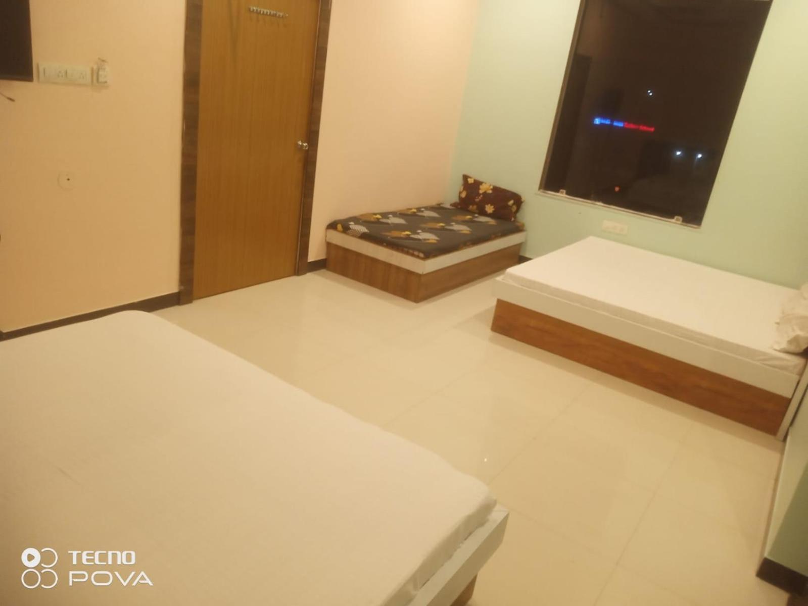 Athitya Hotel And Resort Sikar Стая снимка